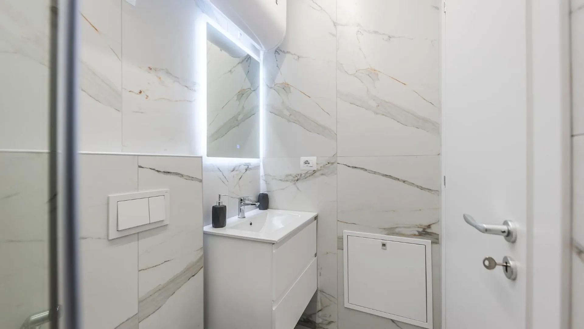 Gallery Apartments By Kondo Stays 地拉那